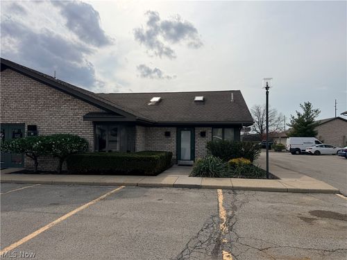 h2-b-755 Boardman Canfield H2, Youngstown, OH, 44512 | Card Image