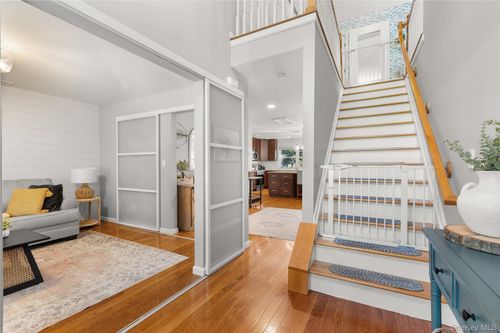 39 Mcgaw Ave, Lake Grove, NY, 11755-2022 | Card Image