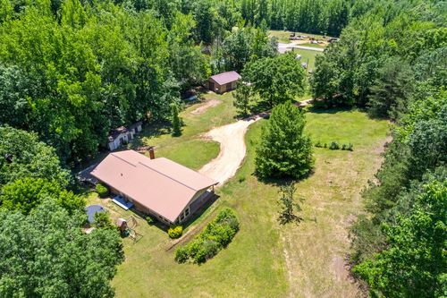 6846 Crooked Creek Rd, Lobelville, TN, 37097-4008 | Card Image