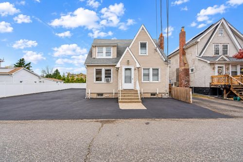 1-31 Willoughby Place, Islip, NY, 11795 | Card Image