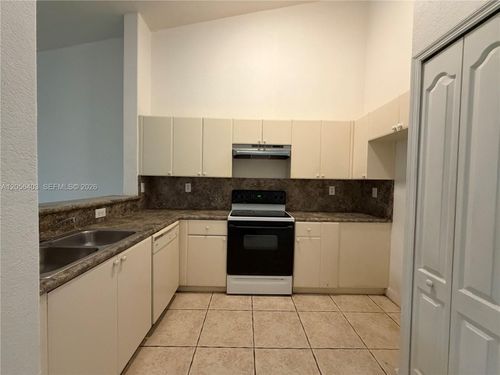204-1661 Se 28th St, Homestead, FL, 33035 | Card Image