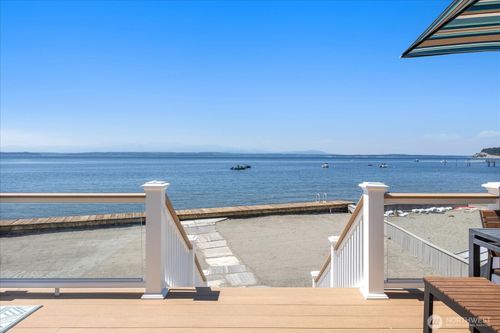 5924 Cedar St, Freeland, WA, 98249-9637 | Card Image