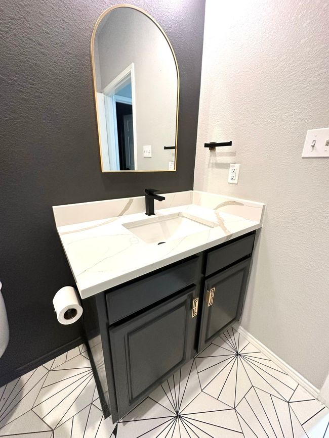 901 Se 10 Th St, Home with 3 bedrooms, 2 bathrooms and null parking in Grand Prairie TX | Image 18