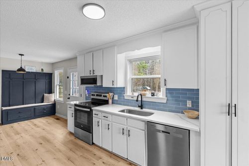 109 N Valley Dr, Louisburg, NC, 27549-8714 | Card Image