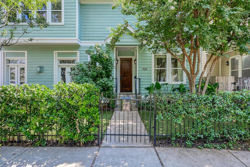 1310 Nicholson St, Houston, TX, 77008-4104 | Card Image