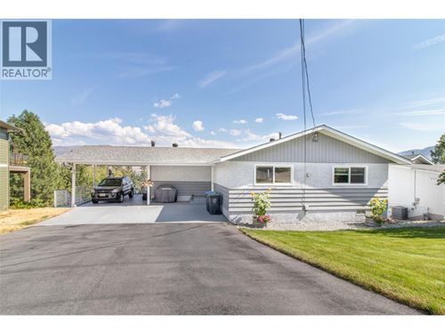 6335 Topham Pl, Peachland, BC, V0H1X7 | Card Image