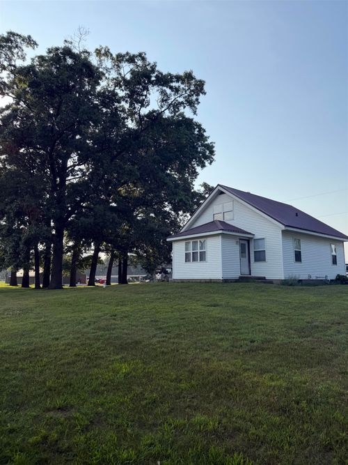11880 E Us Highway 30, Grovertown, IN, 46531-9553 | Card Image