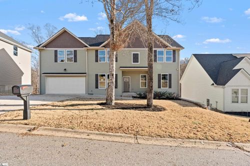 711 Rockcliff St, Greenville, SC, 29617-6746 | Card Image