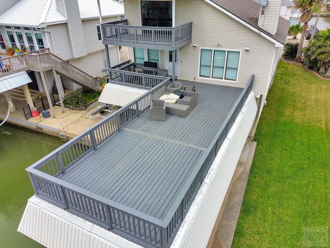301 Commander Dr, House other with 3 bedrooms, 2 bathrooms and 1 parking in Tiki Island TX | Image 26