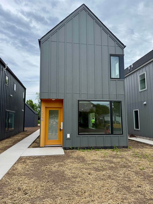 224 S 62nd Ave W, Duluth, MN, 55807-2342 | Card Image