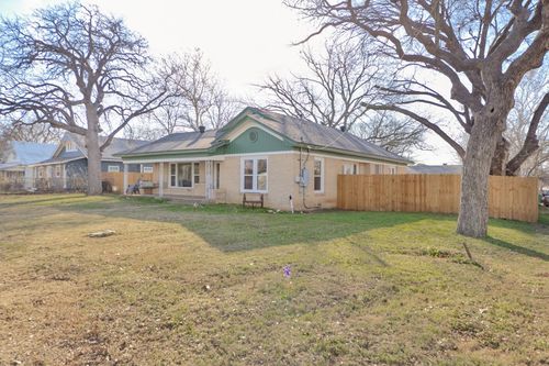 517 W Lamar St, Alvord, TX, 76225-5927 | Card Image