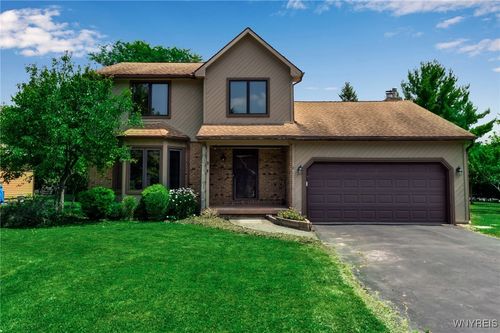 8 Hummingbird Ln, Amherst, NY, 14228-1027 | Card Image