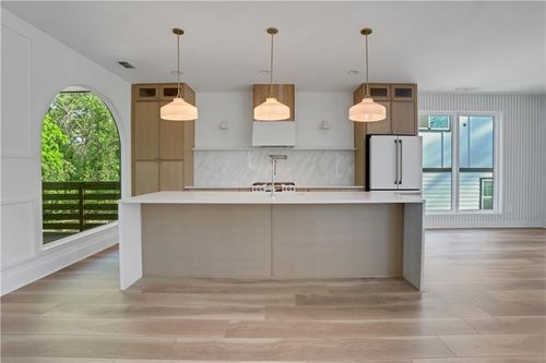 644 Glendale Rd, Scottdale, GA, 30079-1408 | Card Image