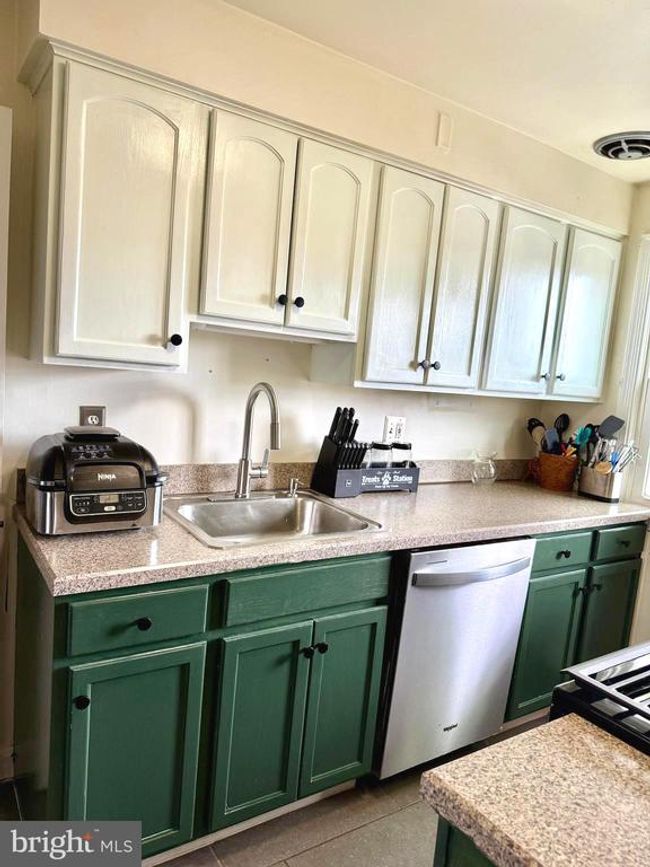 5624 Braxfield Rd, Townhouse with 3 bedrooms, 1 bathrooms and null parking in HALETHORPE MD | Image 13