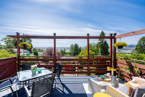 10482 125a St, Surrey, BC, V3V5A3 | Card Image
