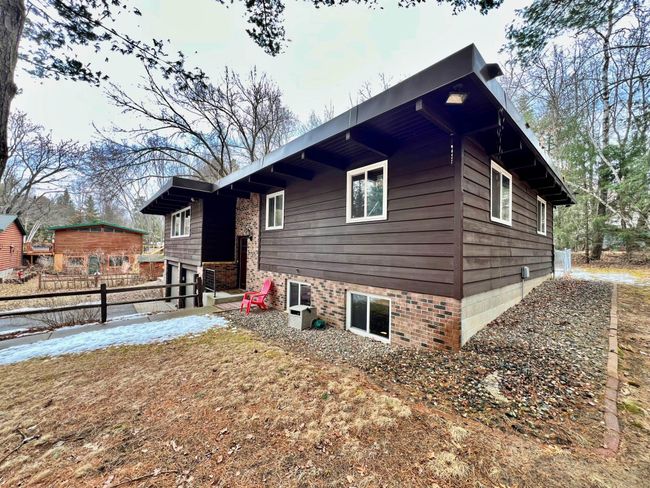 Corner of home with side yard.jpg | Image 33
