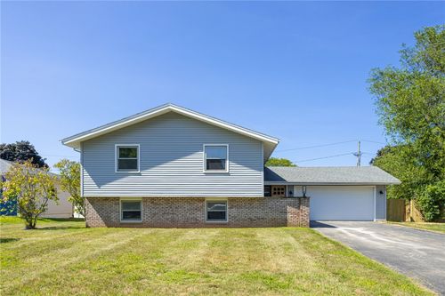 100 Kings Gate S, Irondequoit, NY, 14617-5415 | Card Image