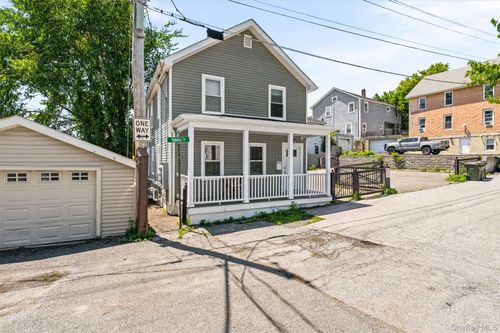 23 Tobins Ln, Highland Fls, NY, 10928-1927 | Card Image