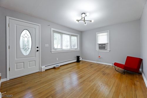 4 Elm St, Bloomingdale, NJ, 07403-1314 | Card Image