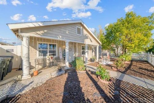 154 E 11th St, Perris, CA, 92570-2418 | Card Image