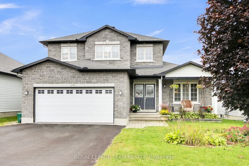 638 Robert Hill St, Almonte, ON, K0A1A0 | Card Image