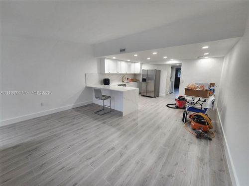 1004-6886 Nw 166th Ter, Miami Lakes, FL, 33014-6065 | Card Image