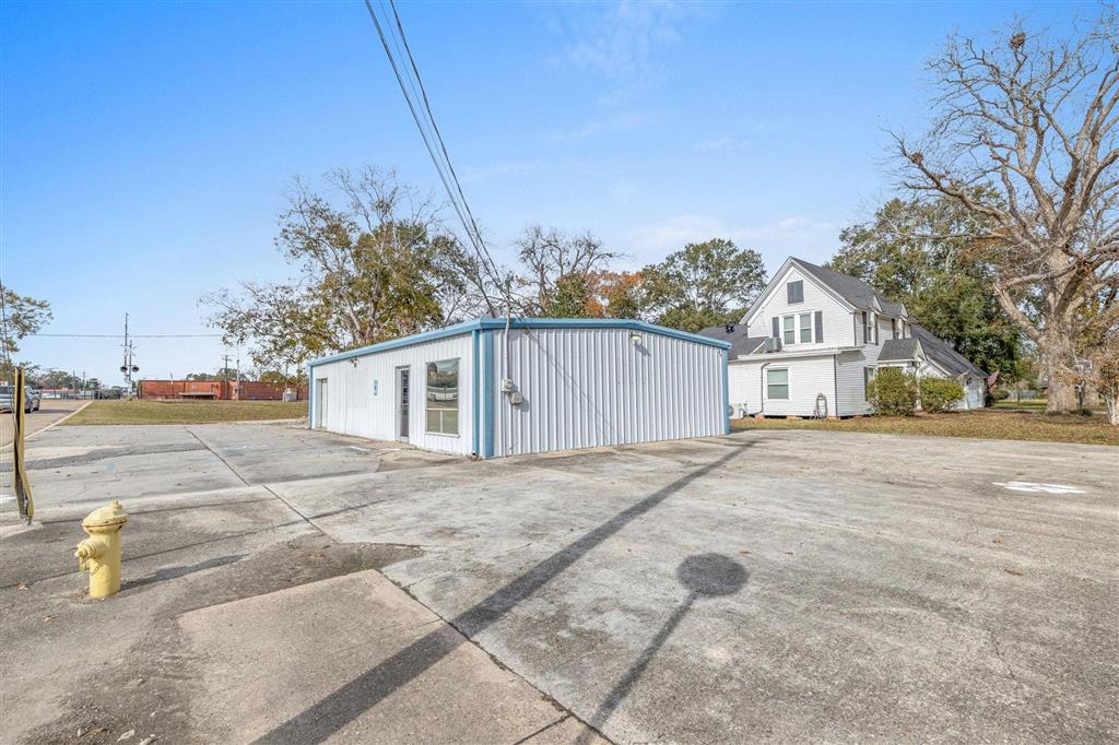 Commercial Sale in Jennings 2