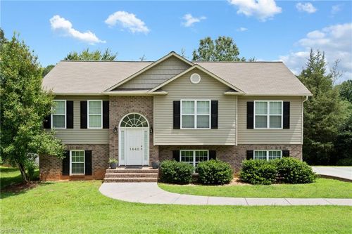 1440 S Peace Haven Rd, Clemmons, NC, 27012-8612 | Card Image