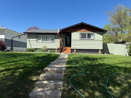 430 3 Avenue E, Drumheller, AB, T0J0Y4 | Card Image