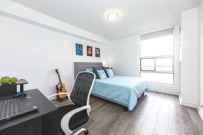 1404 - 25 Kensington Rd, Condo with 2 bedrooms, 1 bathrooms and 1 parking in Brampton ON | Image 18