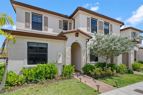 9941-9941 Sw 231st Ln, Miami, FL, 33190-1992 | Card Image