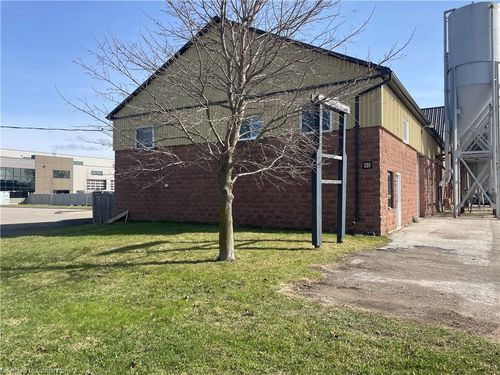 95 Hamilton Rd, New Hamburg, ON, N3A2H1 | Card Image