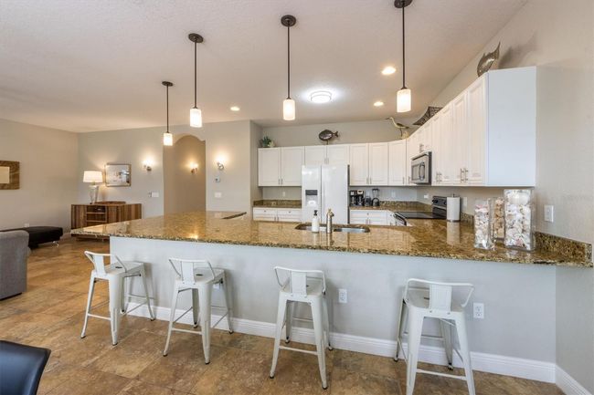 100 - 2309 Avenue C, Condo with 3 bedrooms, 2 bathrooms and null parking in BRADENTON BEACH FL | Image 8