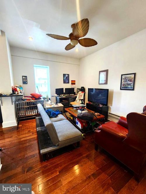 2r-4043 Spring Garden St, PHILADELPHIA, PA, 19104-2289 | Card Image