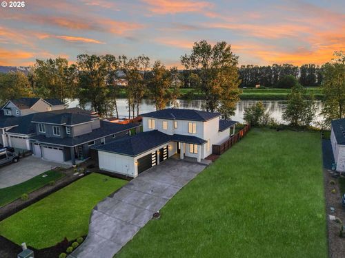 2040 S River Rd, Kelso, WA, 98626-1424 | Card Image
