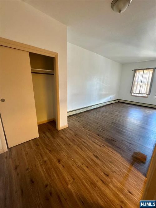 210 Main St, Ridgefield Park, NJ, 07660-1690 | Card Image