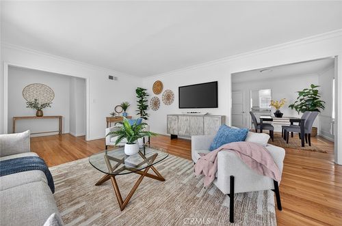 3924 Cerritos Ave, Long Beach, CA, 90807-3608 | Card Image