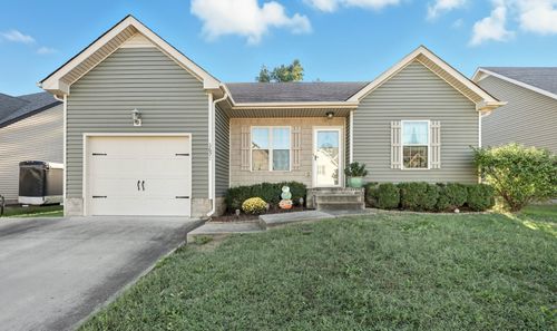 3690 Fox Tail Dr, Clarksville, TN, 37040-6246 | Card Image