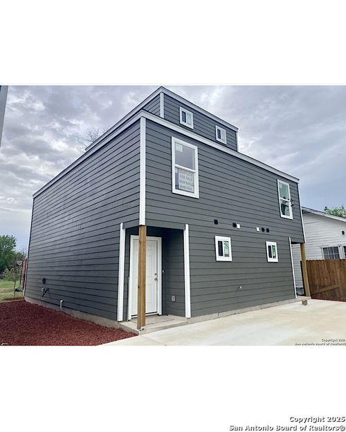 101-139 Huntington, San Antonio, TX, 78207-3310 | Card Image