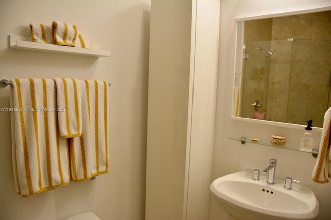 APT-4505 - 848 Brickell Key Dr, Condo with 3 bedrooms, 4 bathrooms and null parking in Miami FL | Image 44