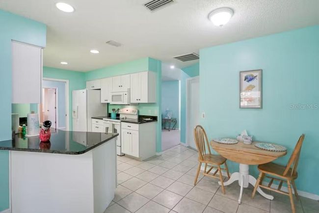 Eat In Kitchen Area | Image 8