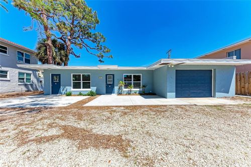 420 Armada Rd S, VENICE, FL, 34285-2572 | Card Image