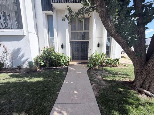 2931 Acropolis St, Oklahoma City, OK, 73120-5805 | Card Image