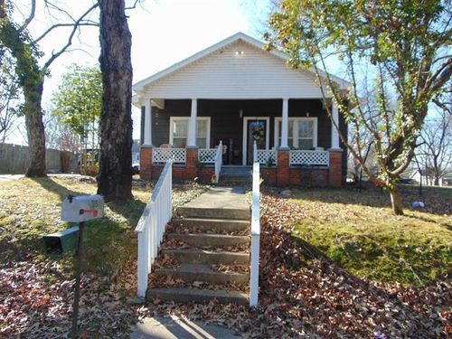 38 S Weakley St, Florence, AL, 35630-4055 | Card Image