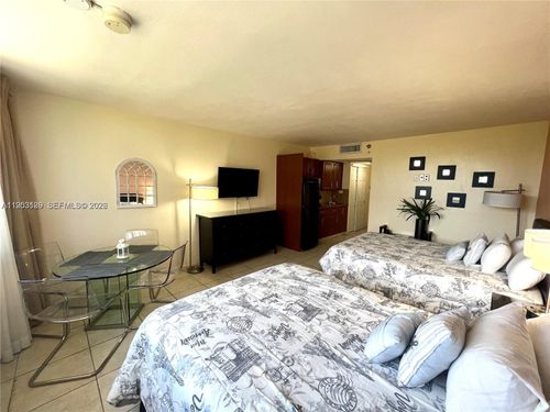 242-19201 Collins Ave, Sunny Isles Beach, FL, 33160-2202 | Card Image