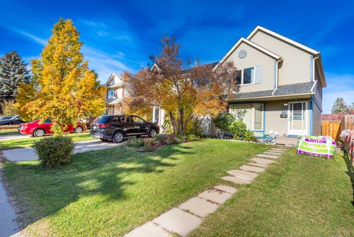 78 Queen Anne Close Se, Calgary, AB, T2J6E5 | Card Image