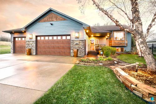 3601 E Madison St Street, Sioux Falls, SD, 57103 | Card Image