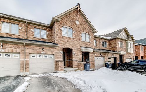 30 Davenfield Cir, Brampton, ON, L6P4M2 | Card Image