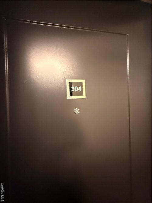 304-122 Greenwich Ave, Goshen, NY, 10924-2012 | Card Image