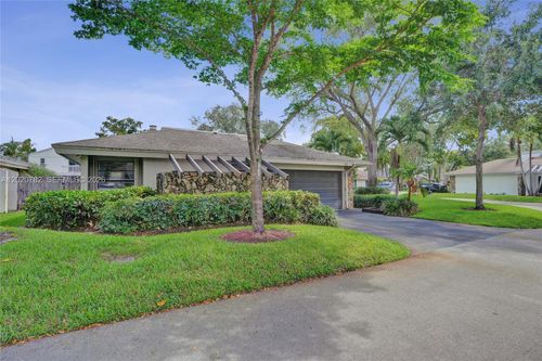 30 Cedar Rd, Hollywood, FL, 33021-2804 | Card Image